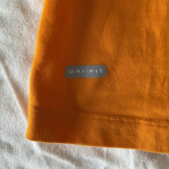 Nike Dri fit Top - Picture 6 of 6